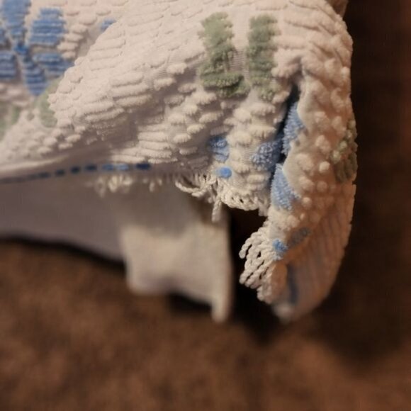 Vintage Chenille Blue Floral Squares Repeating w Fringed Ends 100"x74" Bedspread - Picture 4 of 7